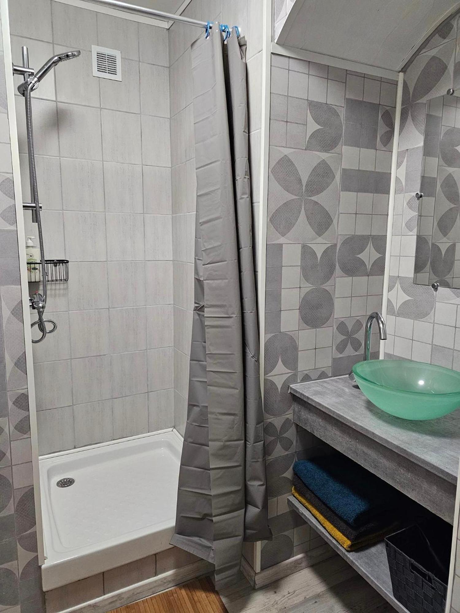 Appartamento Location saisonnière Coursan Esterno foto